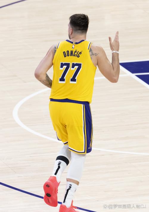 场均46分8.5助!东契奇进攻保证湖人下限 团队防守决定湖人上限?