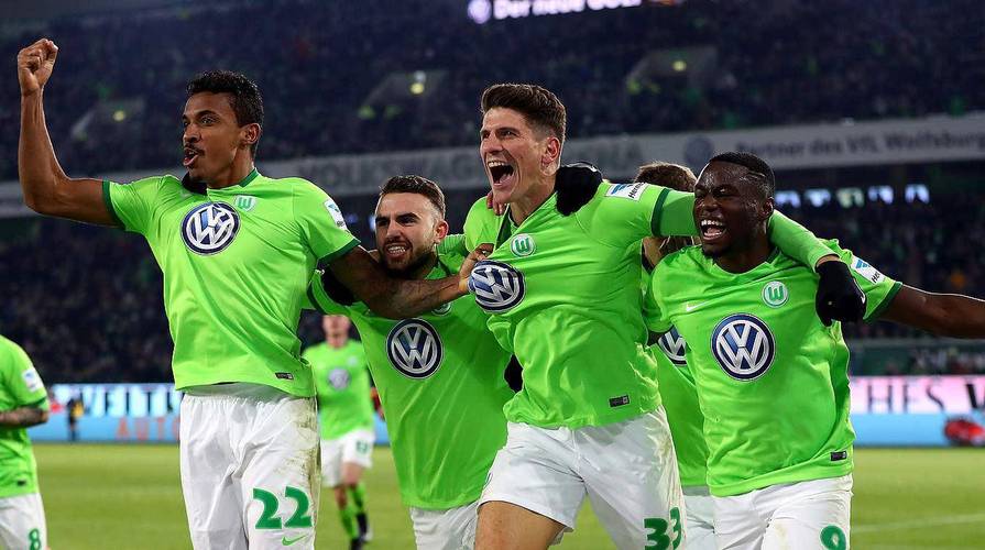 狼堡挖角未成功，霍芬海姆官方：施奇克继续担任体育总经理