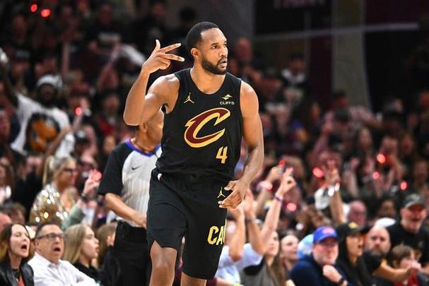 详细阅读:稳扎稳打!莫布里半场7中4贡献10分6板 罚球2中2 稳扎稳打!莫布里半场7中4贡献10分6板 罚球2中2